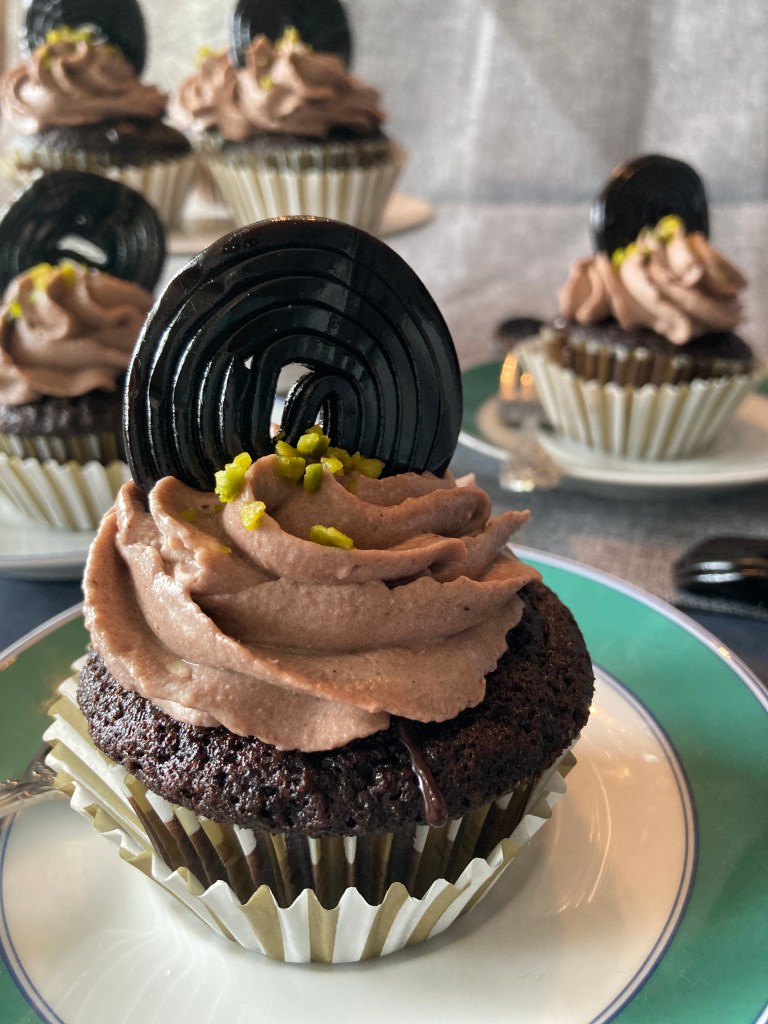 Schokoladen-Cupcakes mit Lakritz – Das große Carolinarikum Schokoladen-Cupcakes mit Lakritz – Das große Carolinarikum
