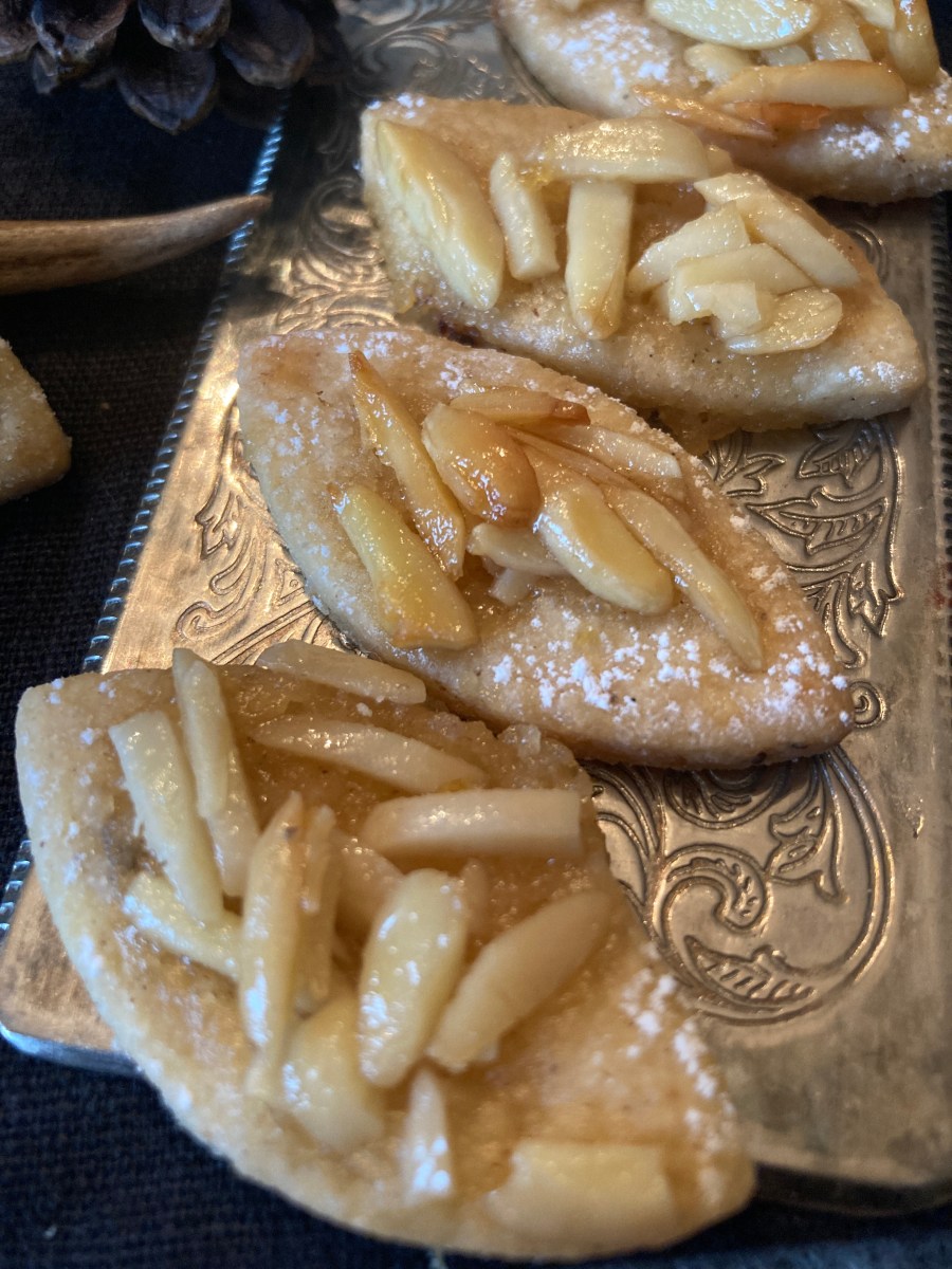 Honigplätzchen mit Mandeln – Das große Carolinarikum